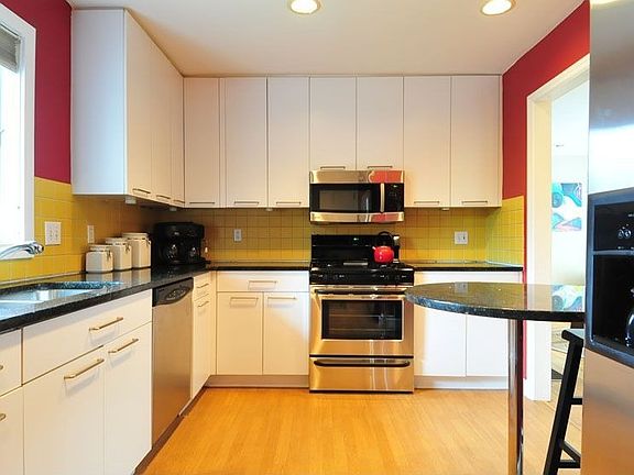 New granite and appliances