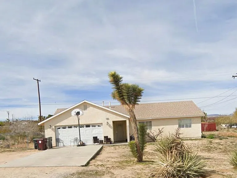 Mecca Rd — Photo 1