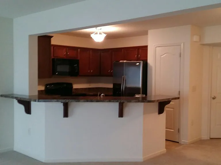 111 Stonecrest Ln — Photo 3