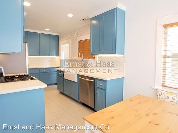 4th image of 810 Molino Ave