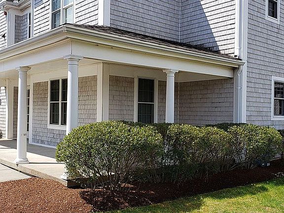 side portico