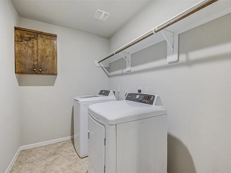 29222 Dunns Creek Ct — Photo 22