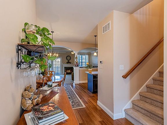 5th image of 226 Kennedy Dr