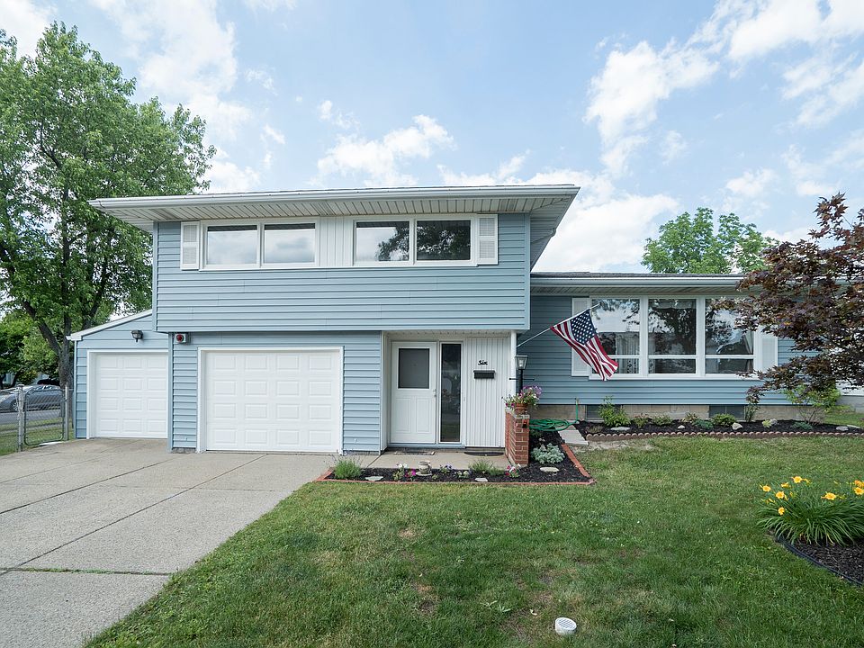 1st image of 6 Woodmere Dr