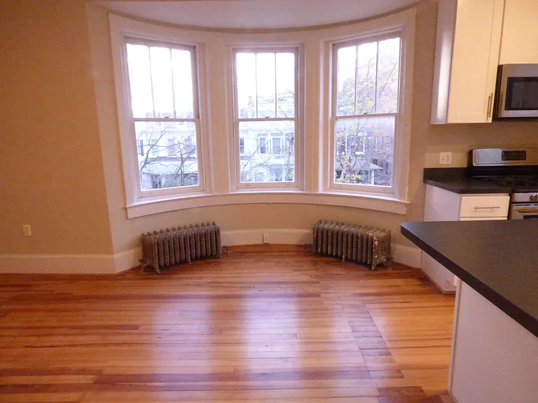 1960 Biltmore St NW #3 — Photo 4