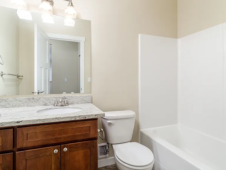 1663 Burnside Pl #A — Photo 8