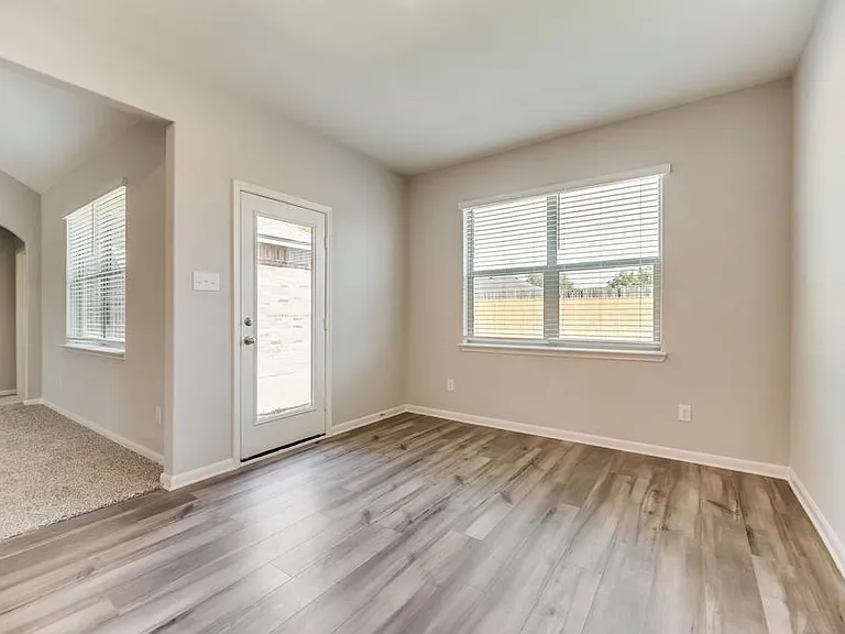 1016 Calhoun Dr — Photo 1