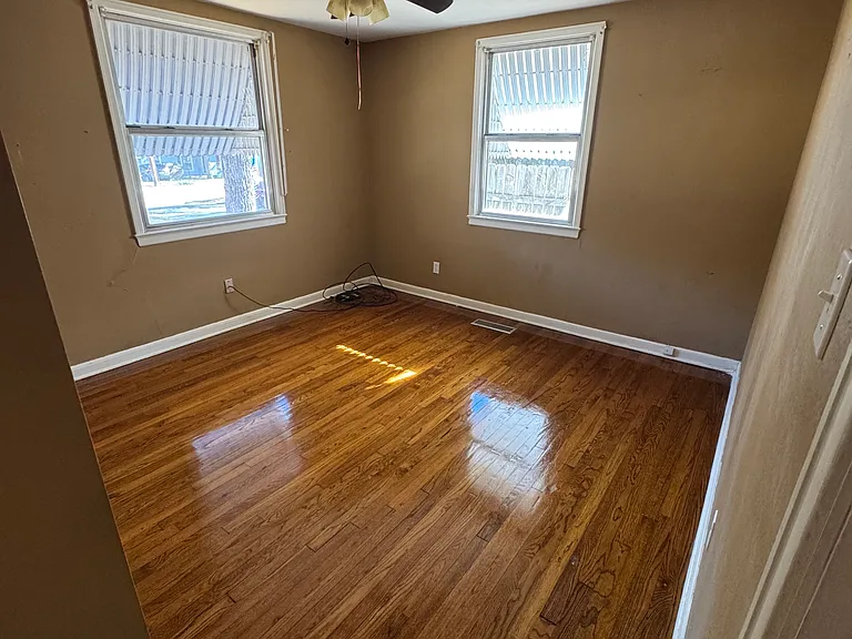 2204 Tierney Rd — Photo 3