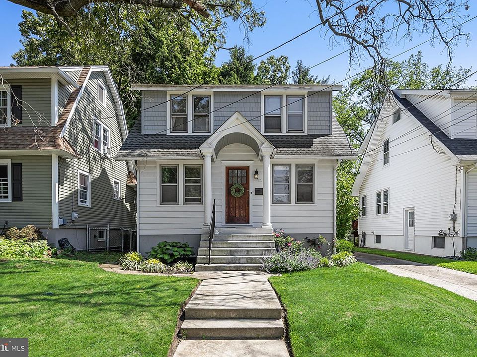 1st image of 110 Woodbine Ave