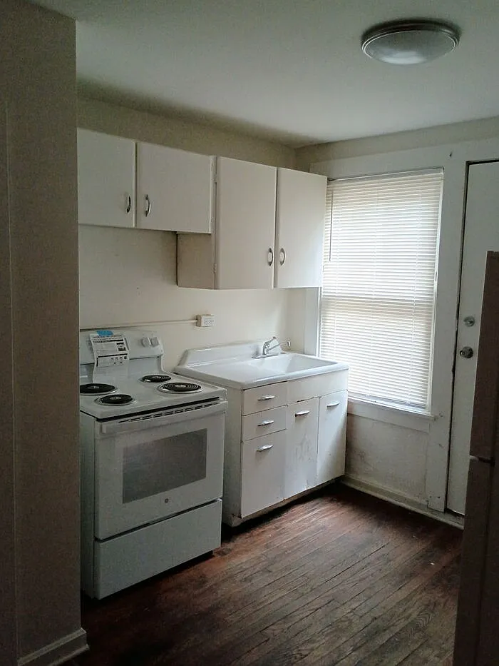 Studio, 1.0 bath, $695 — Photo 1