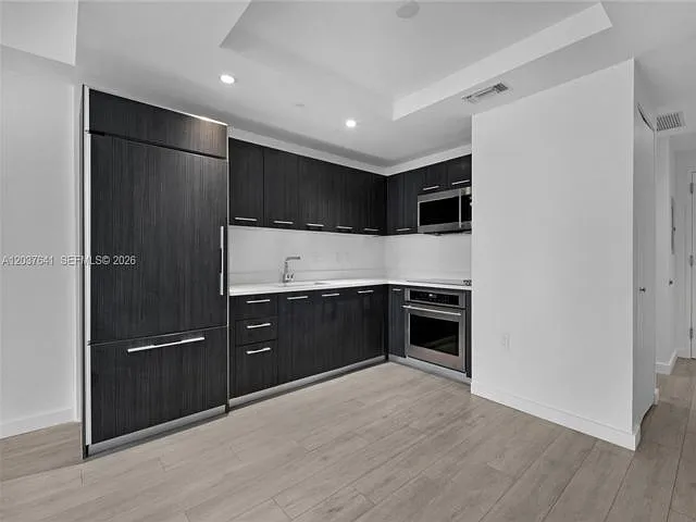 45 SW 9th St #2305 — Photo 2