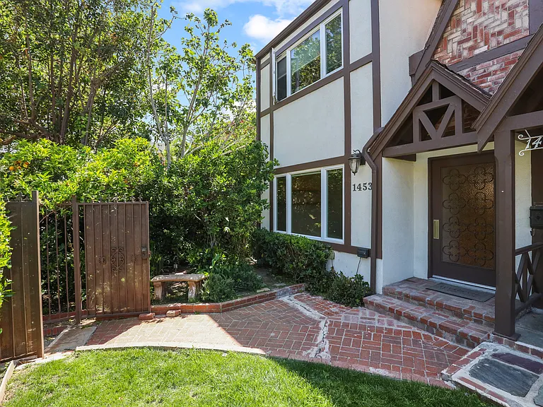 Gated outdoor space