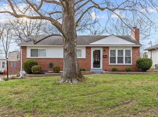 713 Huntwood Ln, Saint Louis, MO 63122