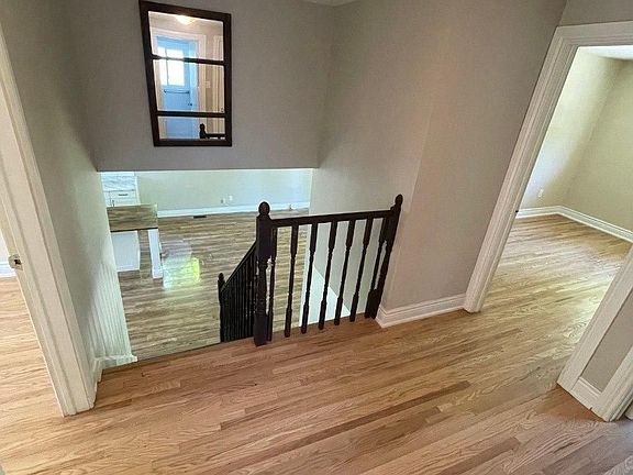 5th image of 30 Thorncrest Rd