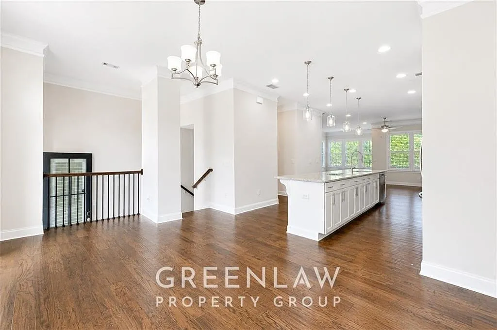 4 bed, 4.5 bath, 3717 sqft, $4,475 — Photo 4