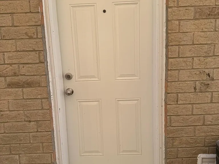 42 Cadillac Cres S #BASEMENT — Photo 1