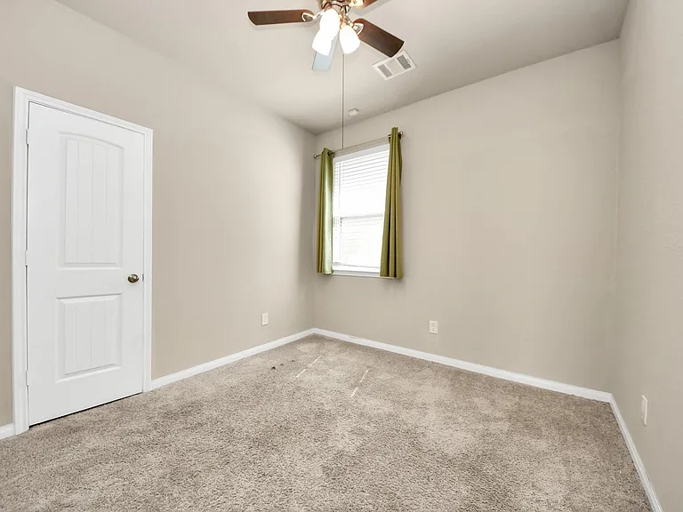 17630 Holroyd Rd — Photo 17