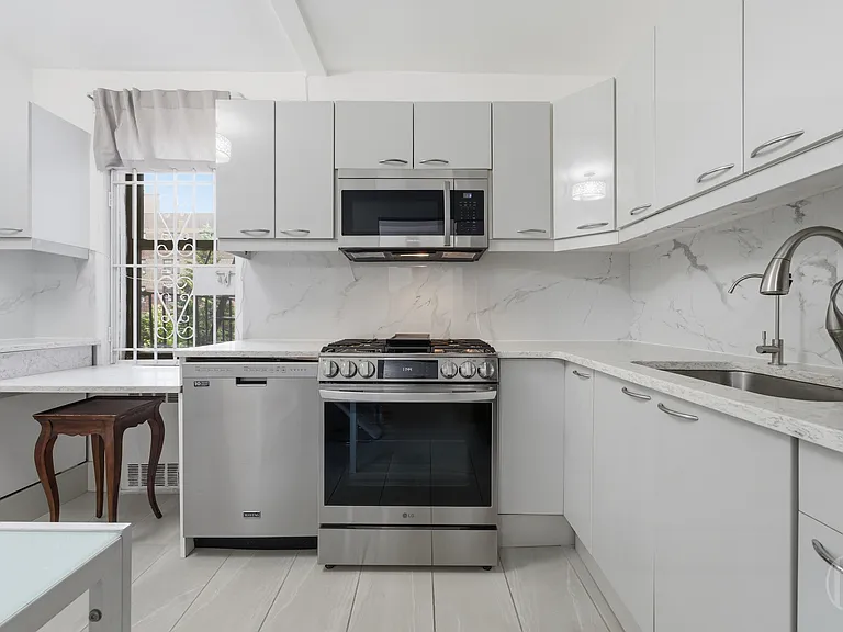 66-15 Wetherole St #D9 — Photo 11