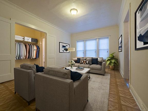 4th image of 2244 W Wilson Ave #222
