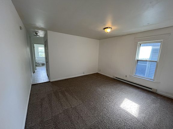 2nd image of 427 10th St #2