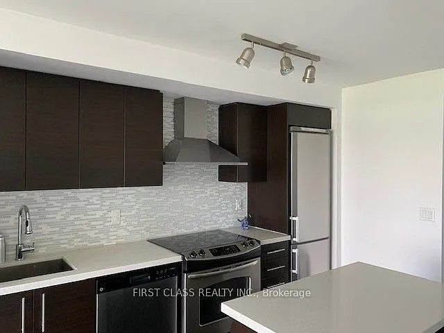 58 Orchard View Blvd #1001 — Photo 4