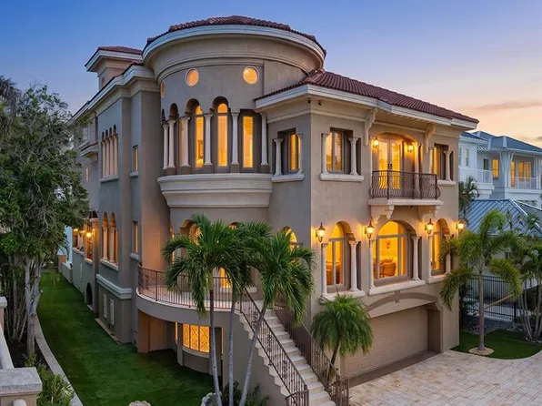 290 N Washington Dr, Sarasota, FL 34236