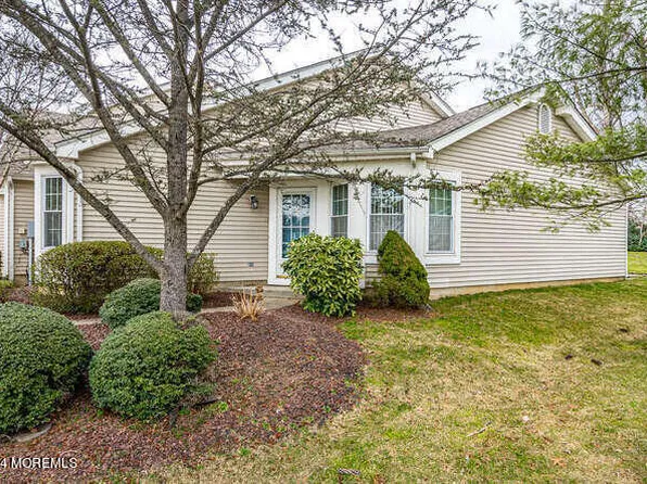 106 Aspen Lane, Freehold, NJ 07728
