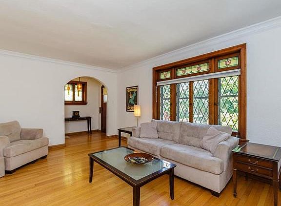 3rd image of 3981 Dover Pl
