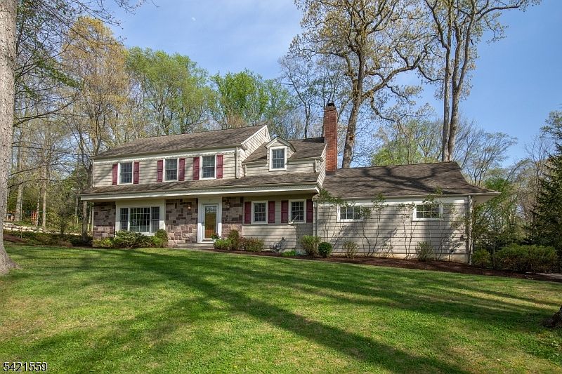 1st image of 16 Crestview Terrace