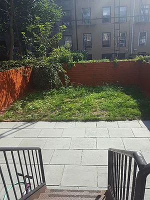 Rented by Bedford Realty USA Corp | media 7