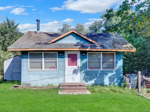 23 Furman Lane, Patchogue, NY 11772