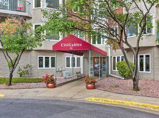 32 11th Ave S APT 209, Hopkins, MN 55343