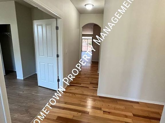 3rd image of 8604 Webster Dr NE