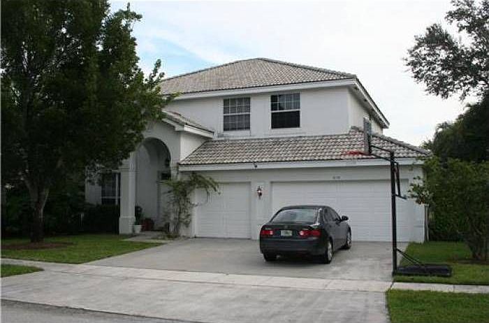 2nd image of 875 SW 180th Ter