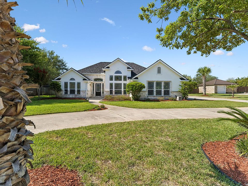 1st image of 1611 Embassy Dr