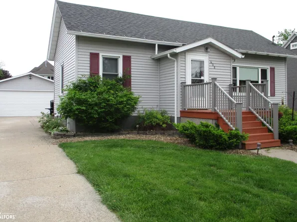 608 State St, Dysart, IA 52224