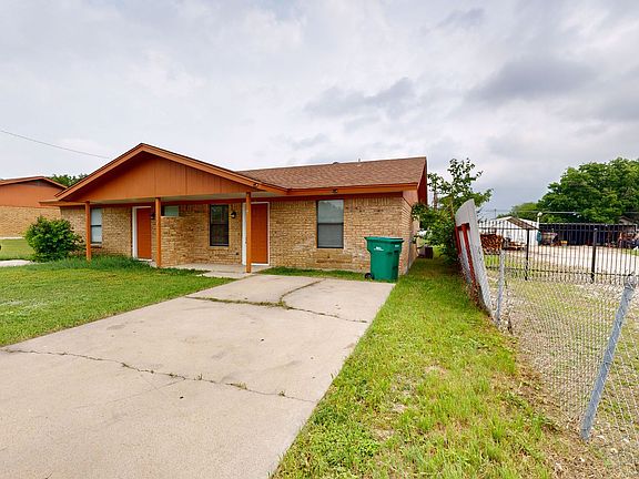 4th image of 209 W Dove Ln #A