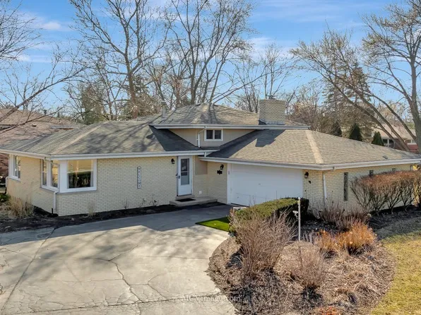 102 Sycamore Ln, Frankfort, IL 60423