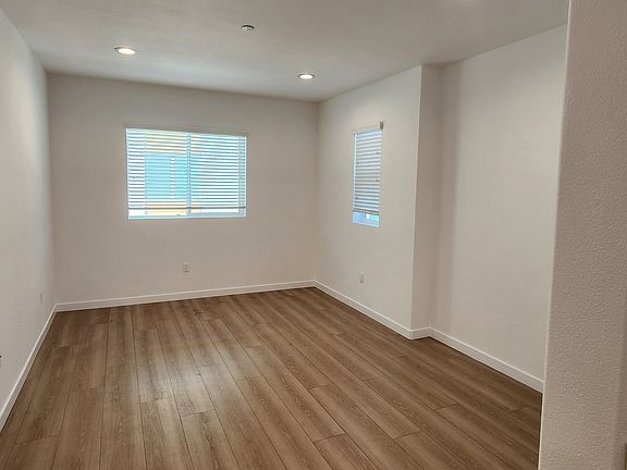 5th image of 12017 Bradfield Ave #107