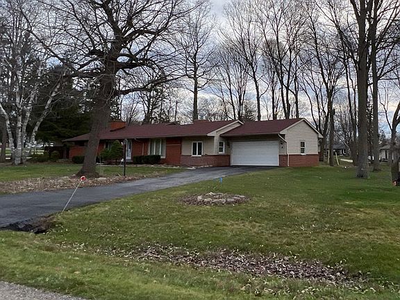 2nd image of 28400 Hawberry Rd
