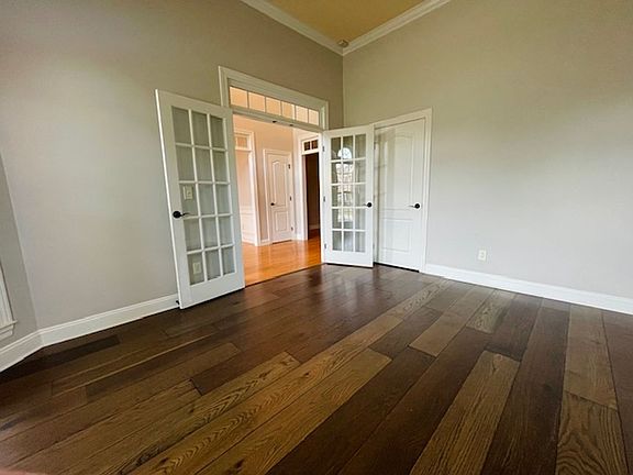 5th image of 202 Bishop Farm Way