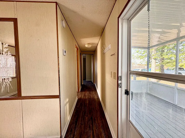 1128 S Gay Ave — Photo 63