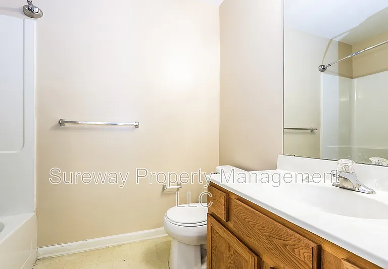 158 Chancellor Dr — Photo 17