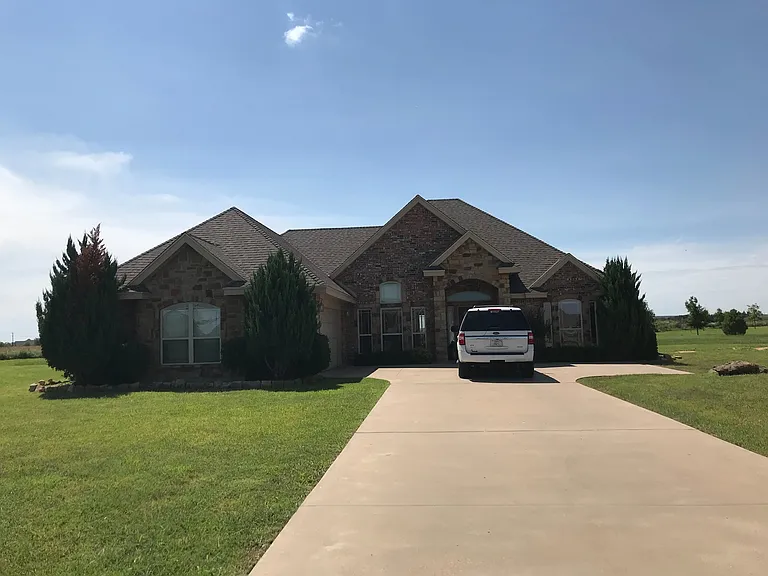101 Iron Eagle Rd — Photo 2