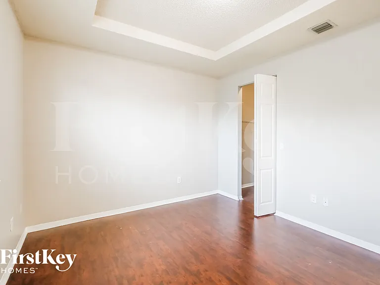 2281 NE 42nd Cir — Photo 10