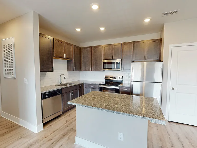 Alexander Pointe Apartments — Photo 25