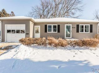 932 S Cloudas Ave, Sioux Falls, SD 57103
