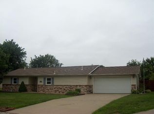 6 Prairie Dr, Iola, KS 66749