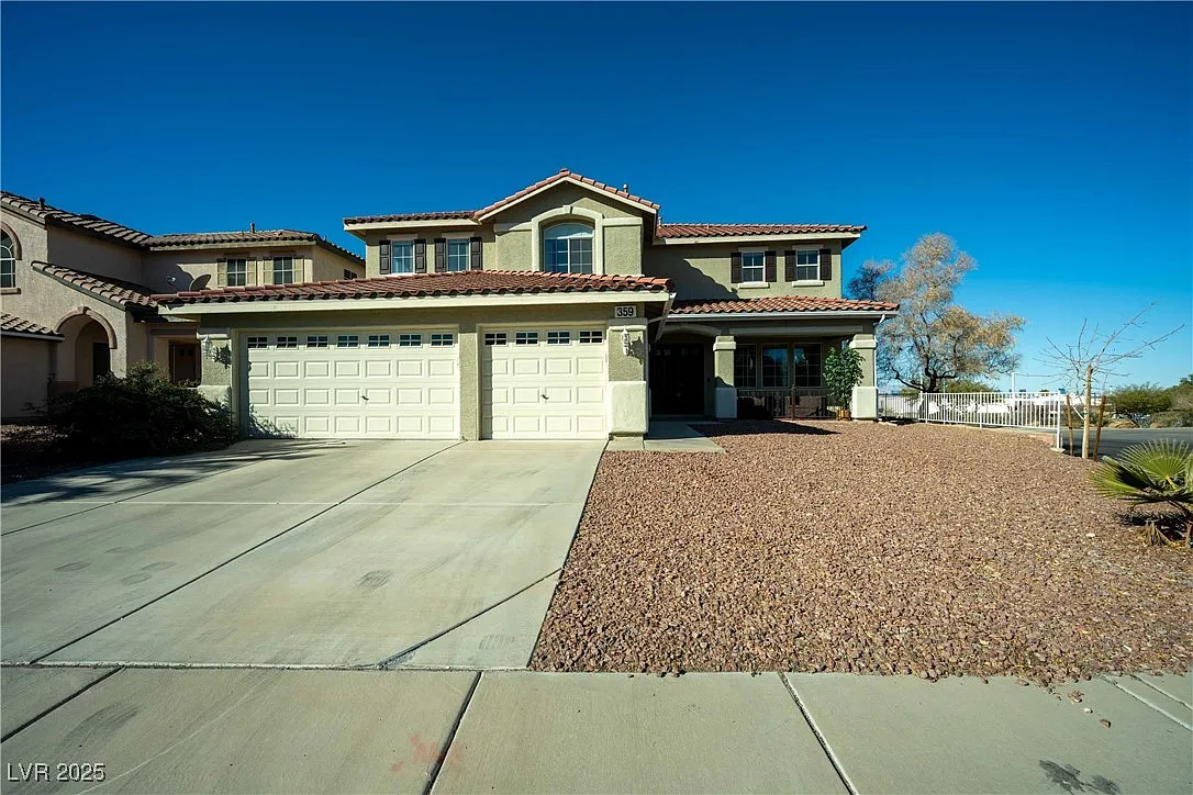 5 bed, 3.0 bath, 3506 sqft, $4,195 — Photo 4