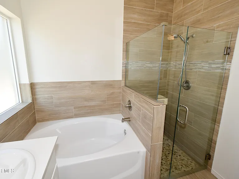 1253 Indigo Sky St — Photo 32